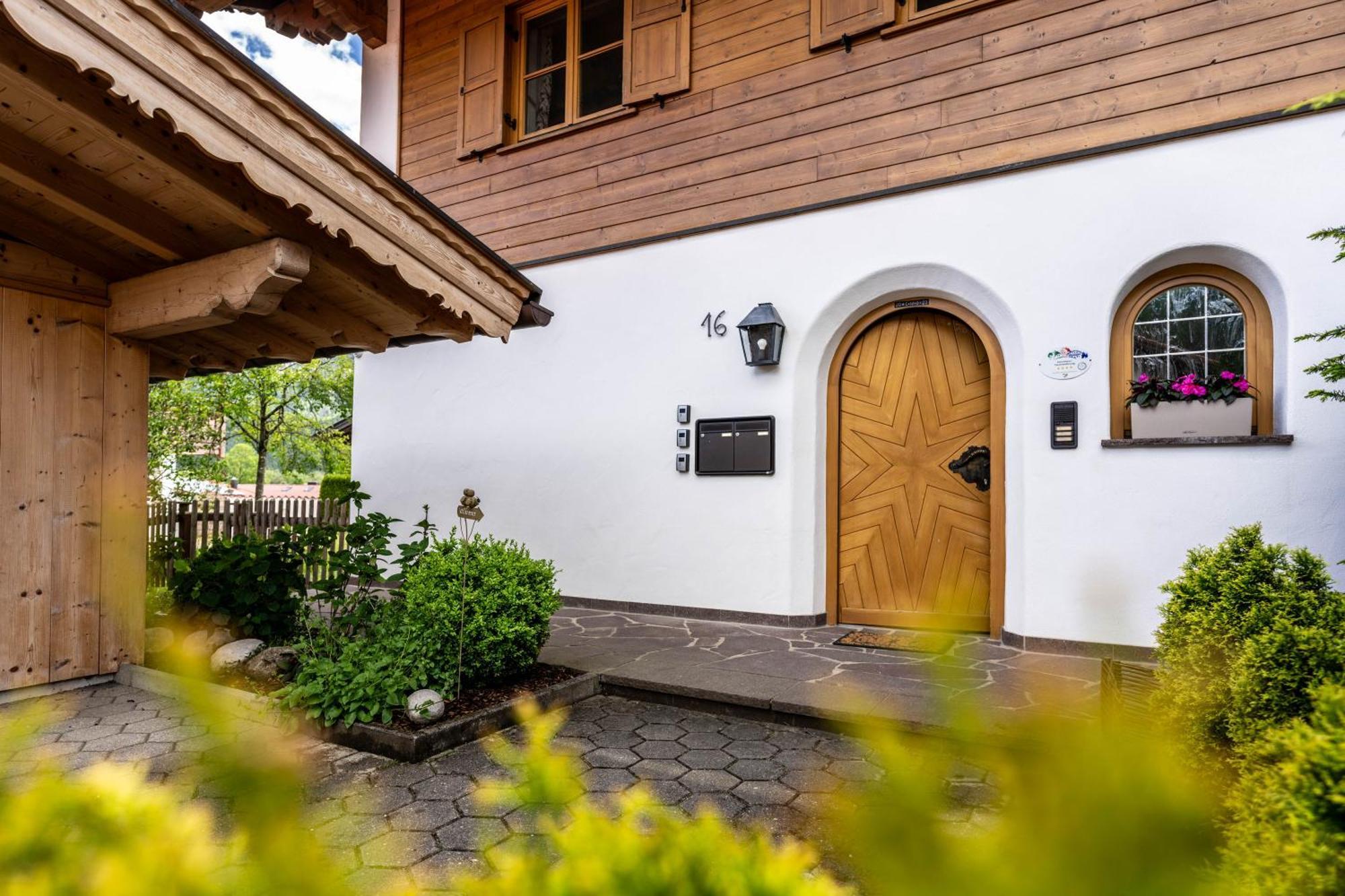Ferienwohnungen Lara Wohnung 3 Wallgau Luaran gambar